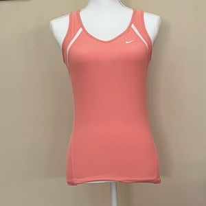 🌟 Nike tank top with sports bra